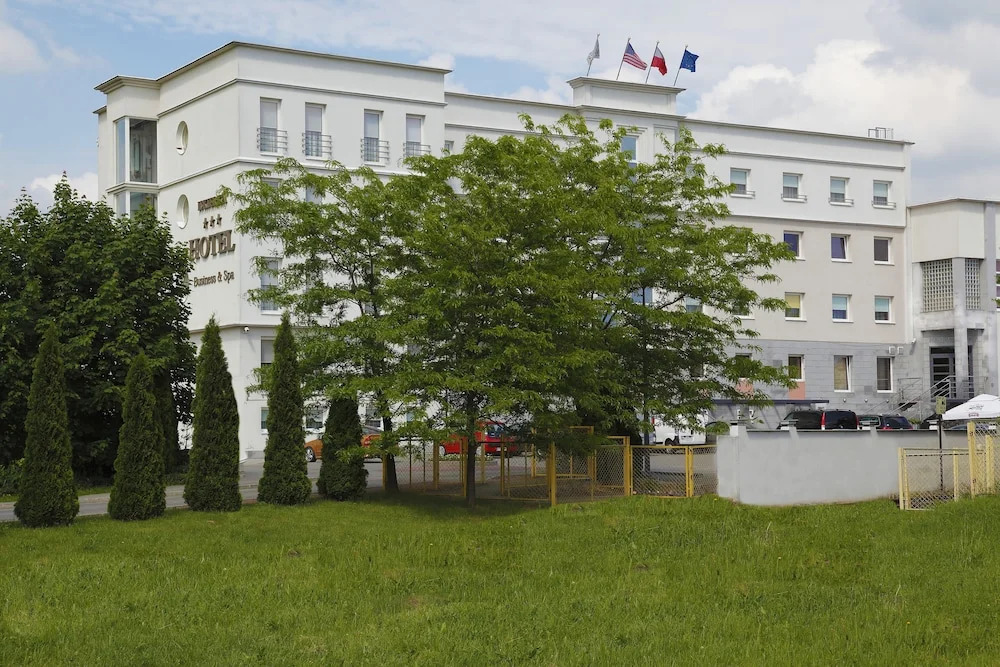 Hotel Iskierka Business & Spa