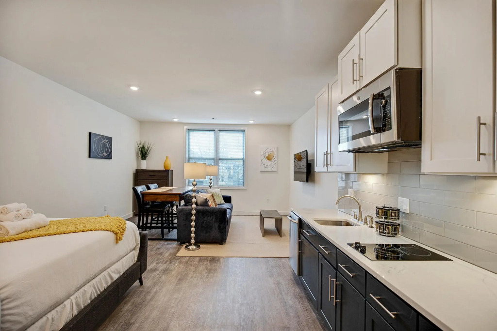 Pine Suite - 411