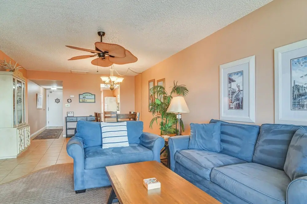 Waterfront Condo w/ Patio & Pool on Madeira Beach!