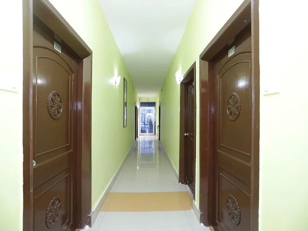 OYO 3072 Royal Villa