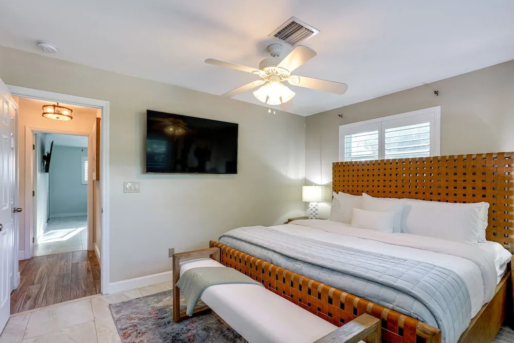 Fenced Yard, 4 Mi to Stuart Beach: Family Retreat!