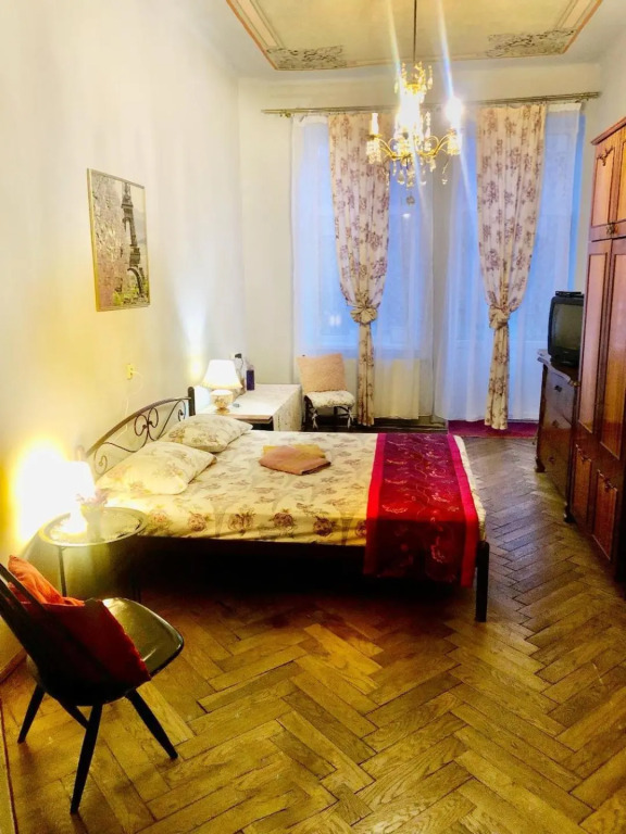Vintage Apartment 2 rooms with Balcony