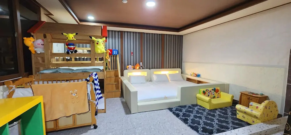 Kids & Family Hotel