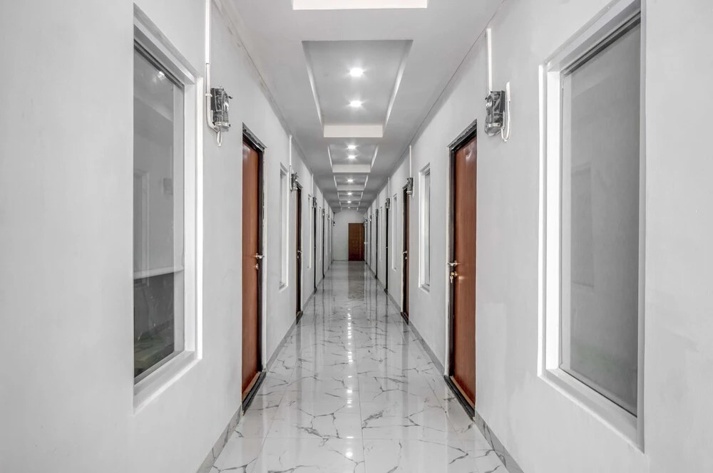 RedDoorz Plus Syariah near Pondok Cabe Airport
