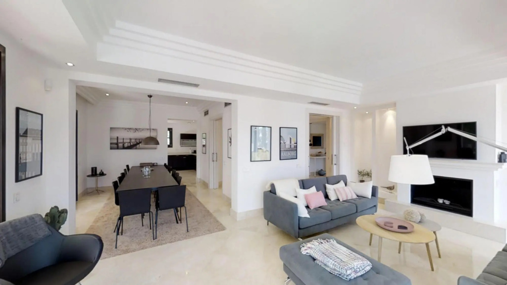 27175-Luxury Villa with heated pool