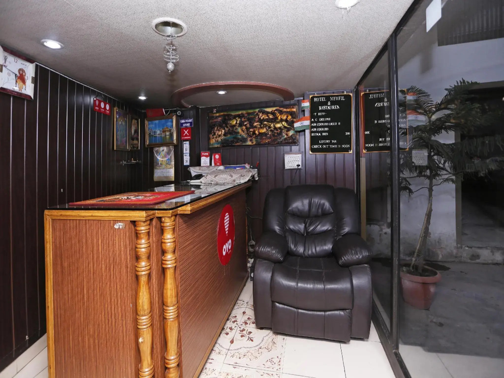OYO 5851 Mehfil Hotel