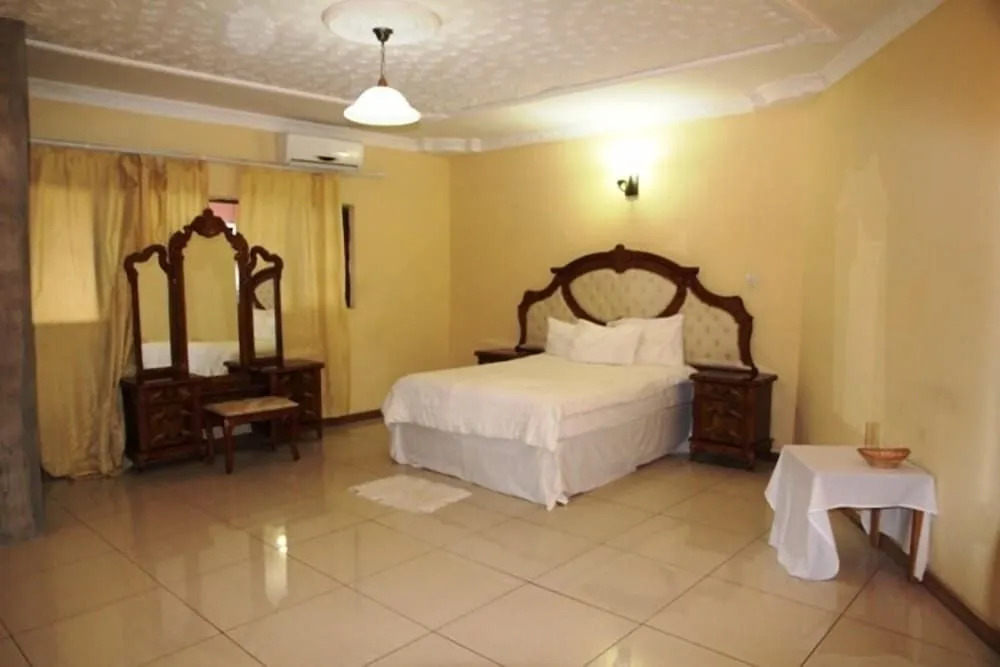 Twin Cave Lodge