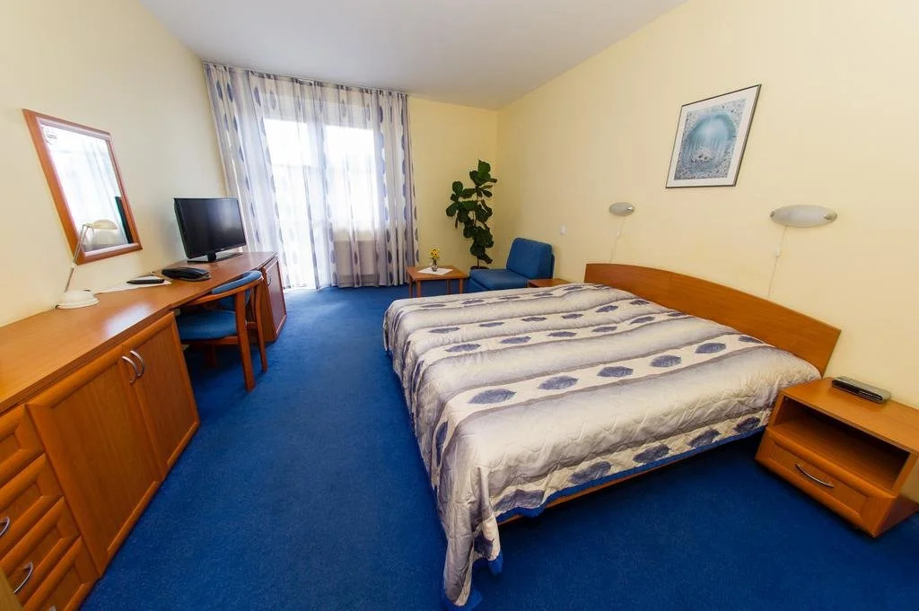 Hotel Summit