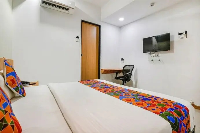 Hotel Saarthi Inn Surat