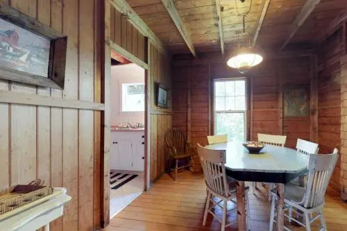 Historic Home with Large Deck, Free WiFi, Washer/Dryer - Near Beach and Downtown