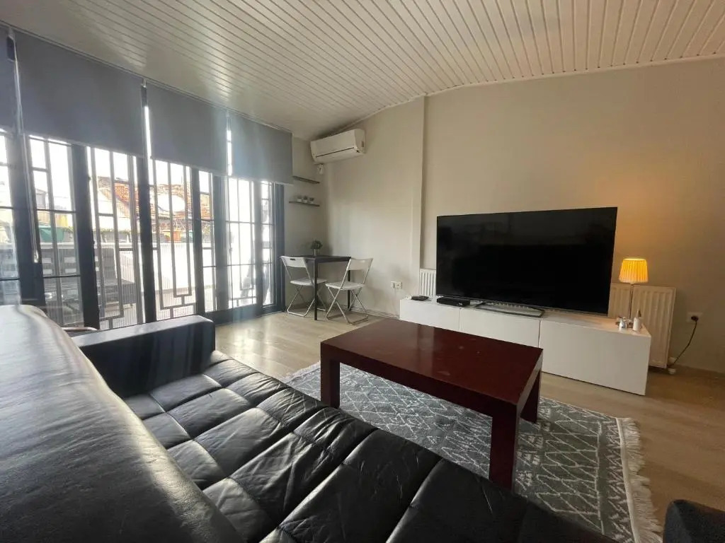 Duplex with terrace in center,5mn walk to Istiklal