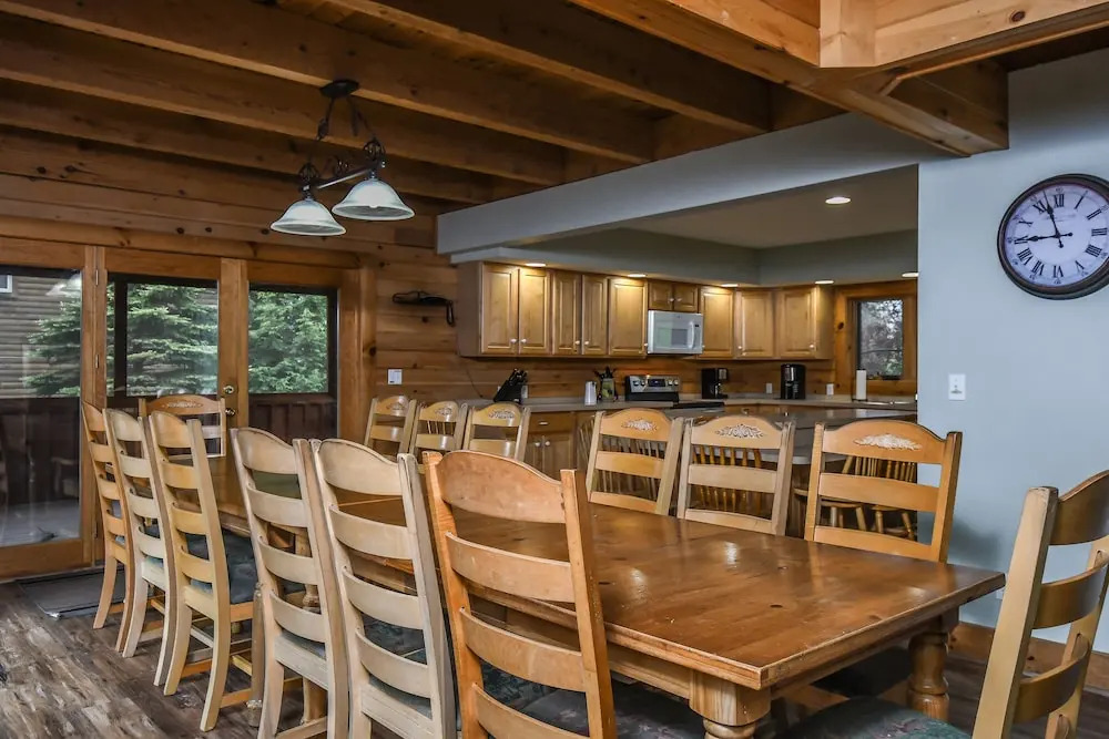 McKenzies Mountain 7 Bedroom House