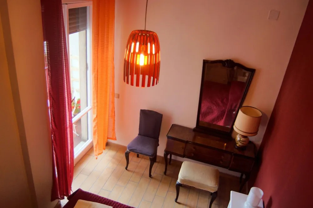 B&B Bibliotechina