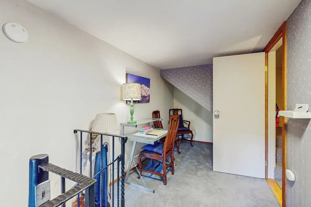 2BR Dog-friendly Cabin w/ Lake Views