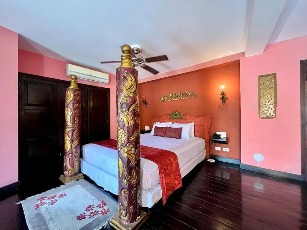 8aps-4 Luxury House in the Historic Center With Pool Air Conditioning and Wifi
