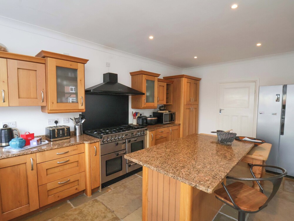 11 Peasholm Avenue