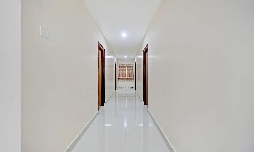 Itsy By Treebo - Vardhan Stay Inn