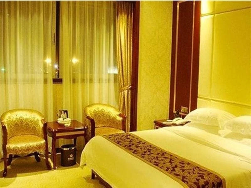 Happy Seasons Hotel