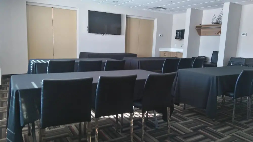 Microtel Casselman
