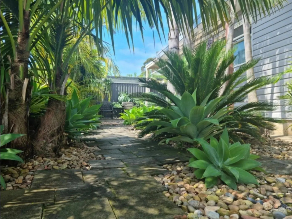 Swanway family holiday home - 15 min walk to beach, seconds to lake