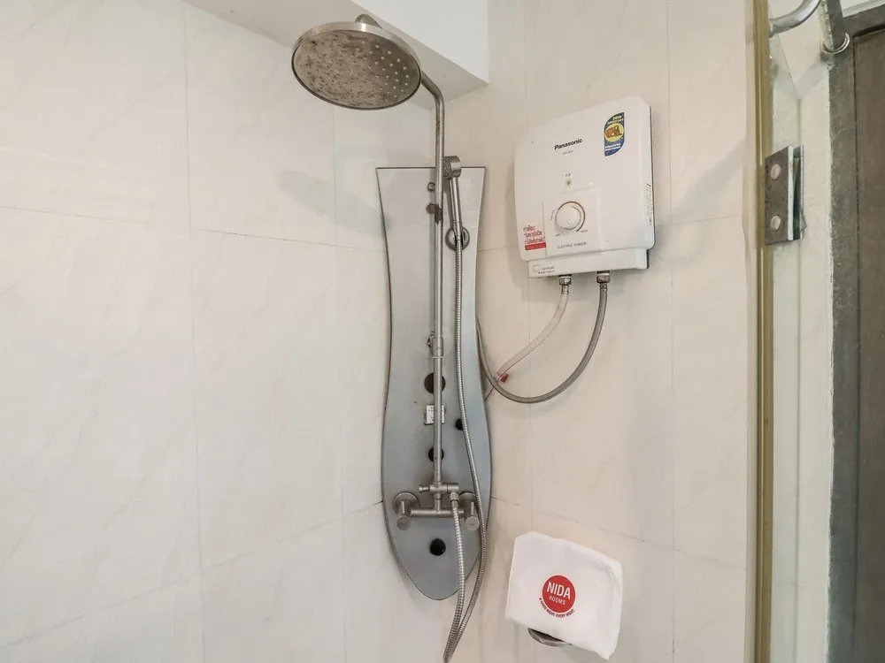 Boss Suites Nana Hotel