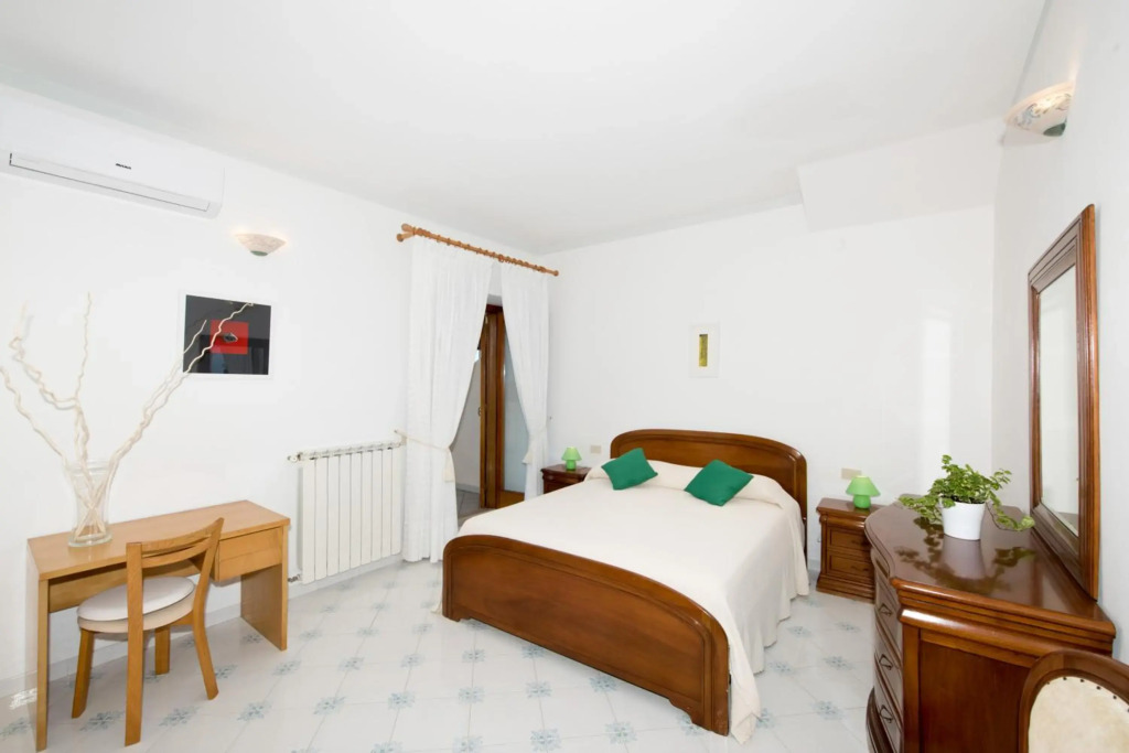 De Vivo Realty - Villa Savina Positano