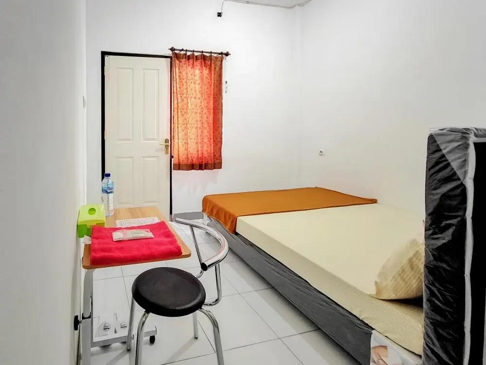 Shekinah Homestay & Cafe Waikabubak RedPartner