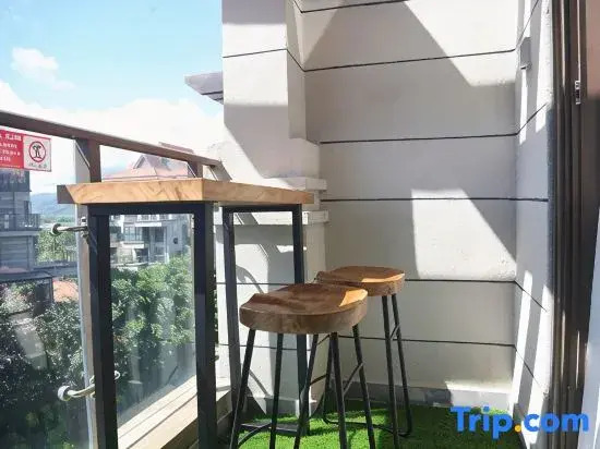 Liangting Boutique Holiday B&B (Houhai Duty-Free City Store)