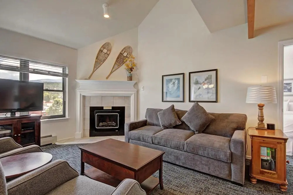 Perfectly Located 2 Story 2br 2ba Close To Lifts + Downtown 1 Bedroom Condo by RedAwning