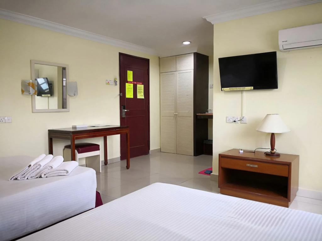 Carlton Star Hotel