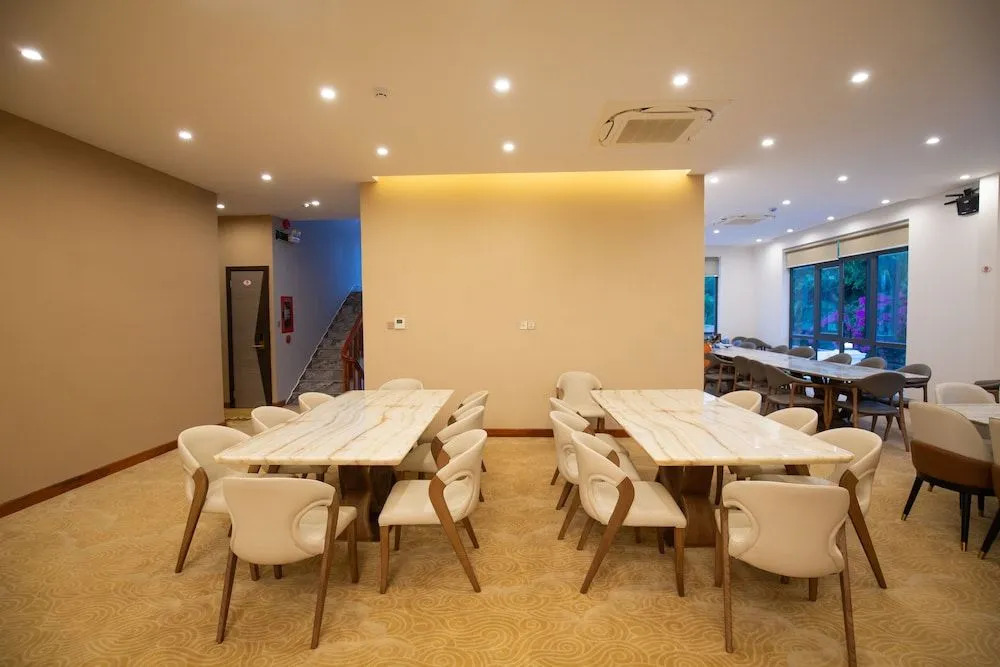 Ocean Hotel