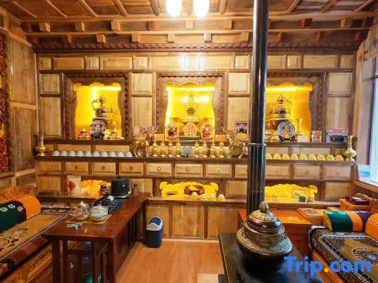 Shangri-La Cangxue Beiyi | See Mountains, Near Wild·Oxygen-Rich Ethnic Stay