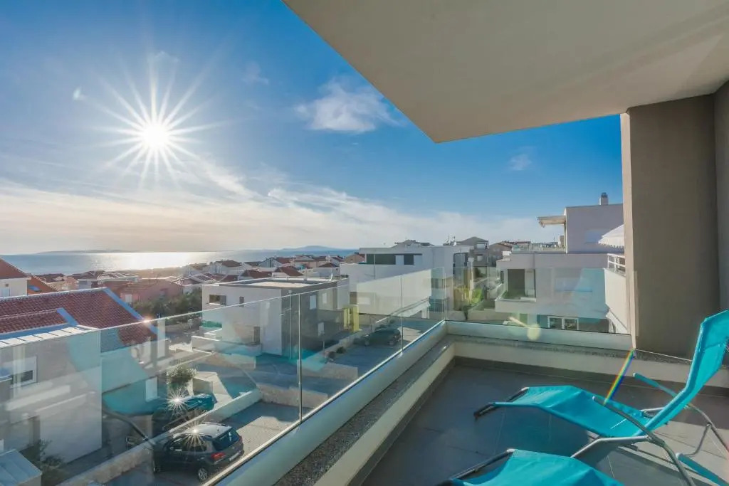 Apartments Tomana