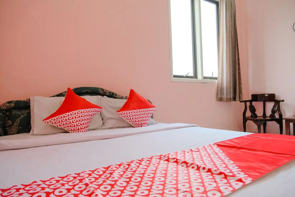Hotel Istana Family by OYO Rooms