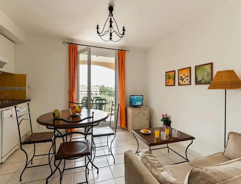 Duplex Apartment Near Maussane-les-alpilles