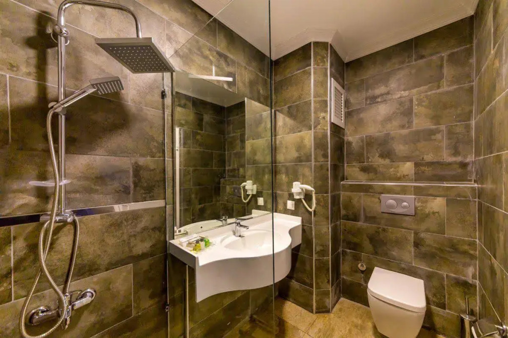 Aryes Deluxe Hotel