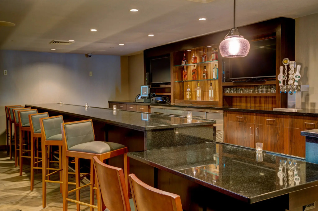 Holiday Inn Milwaukee Airport by IHG