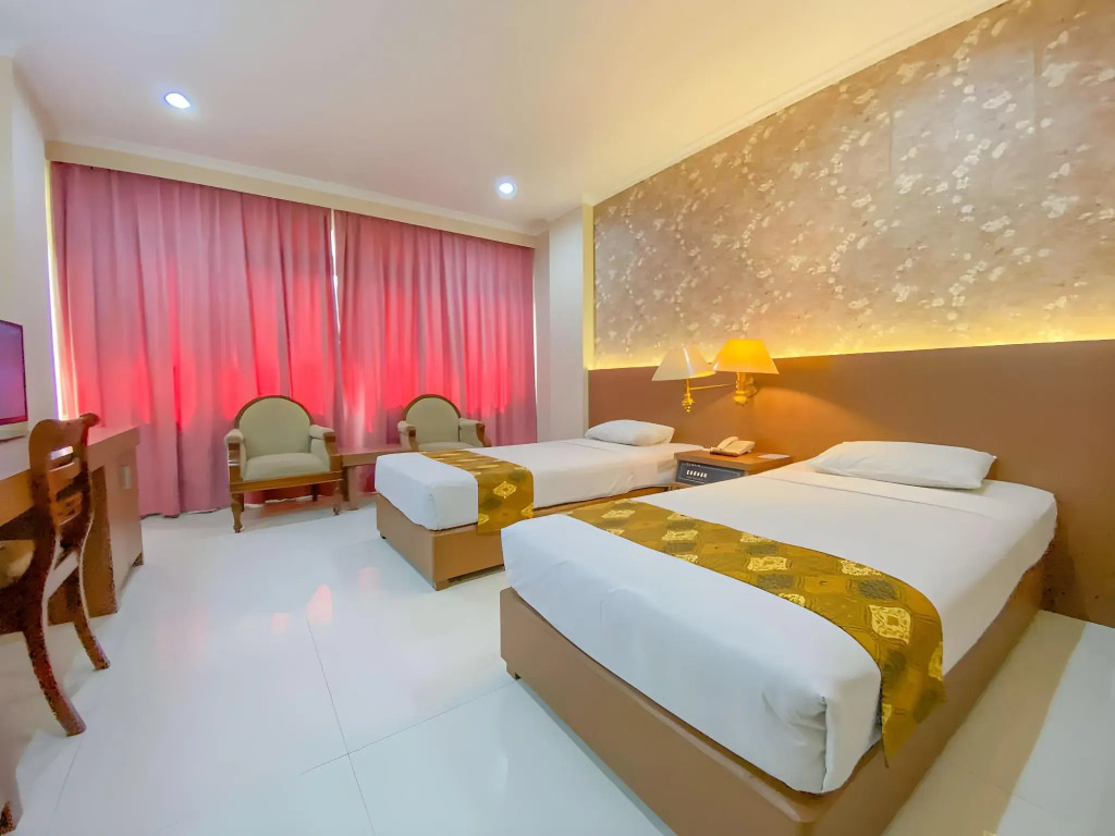 RedDoorz Plus near Solo Square 2
