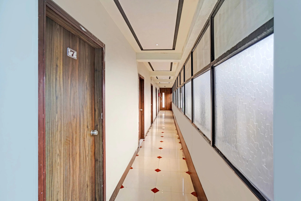 Super Collection O Kadodara Bus Terminal Formerly Hotel Rudra