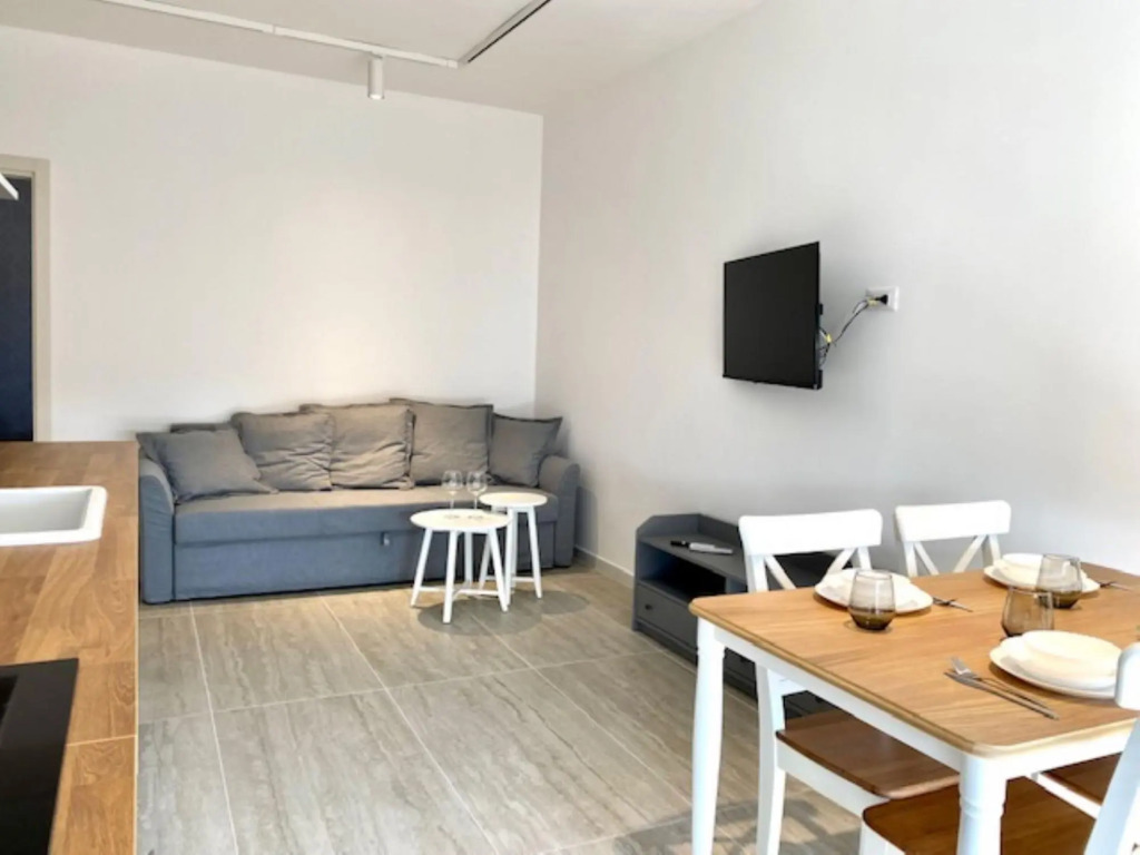 one bedroom apartment suitable for families, private balcony, excellent location-Porta Vecchia by Le Calette House