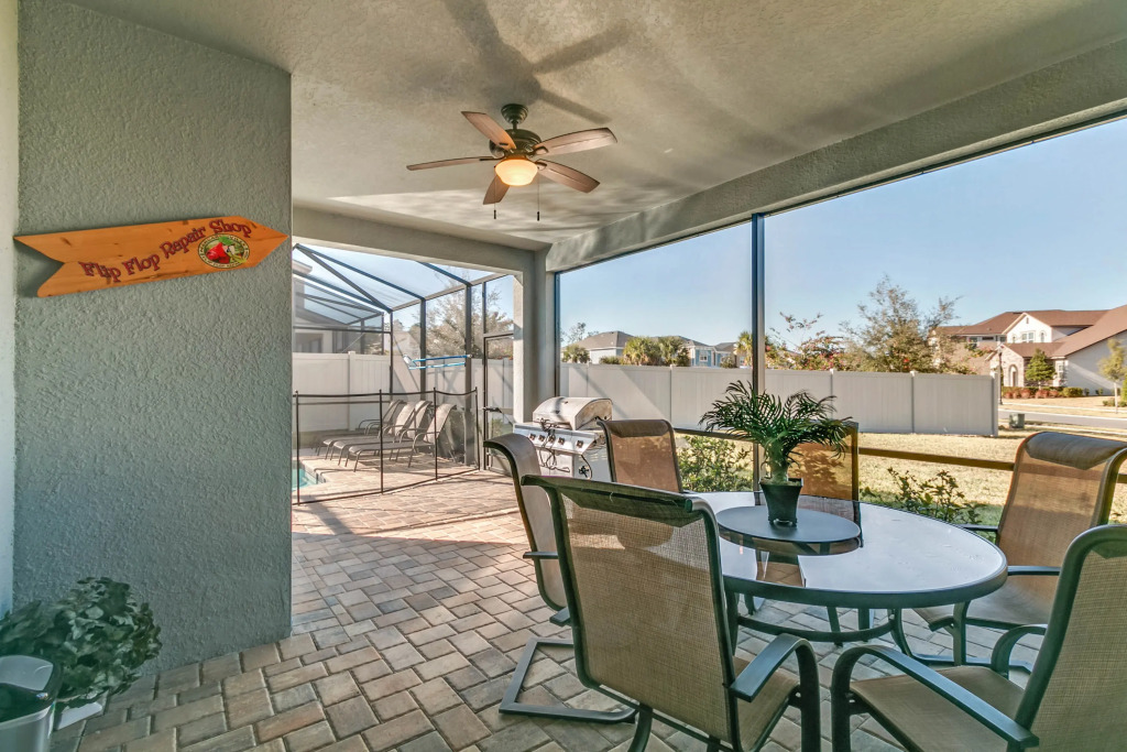 5 Bedrooms 55 Bathrooms Solara 1620 Hg
