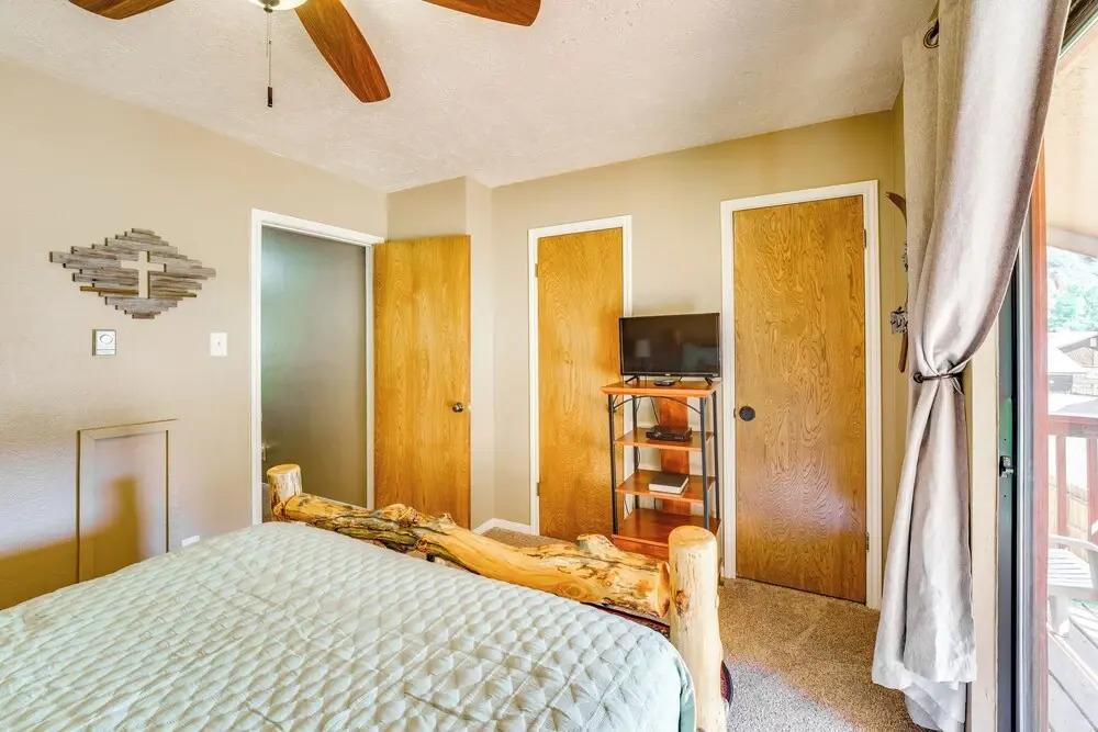 Hike, Bike & Ski: Red River Condo w/ Spa Access