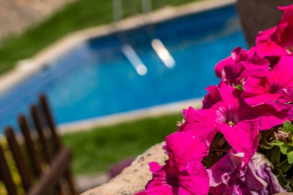 House With 5 Bedrooms in Argençola, With Wonderful Mountain View, Priv