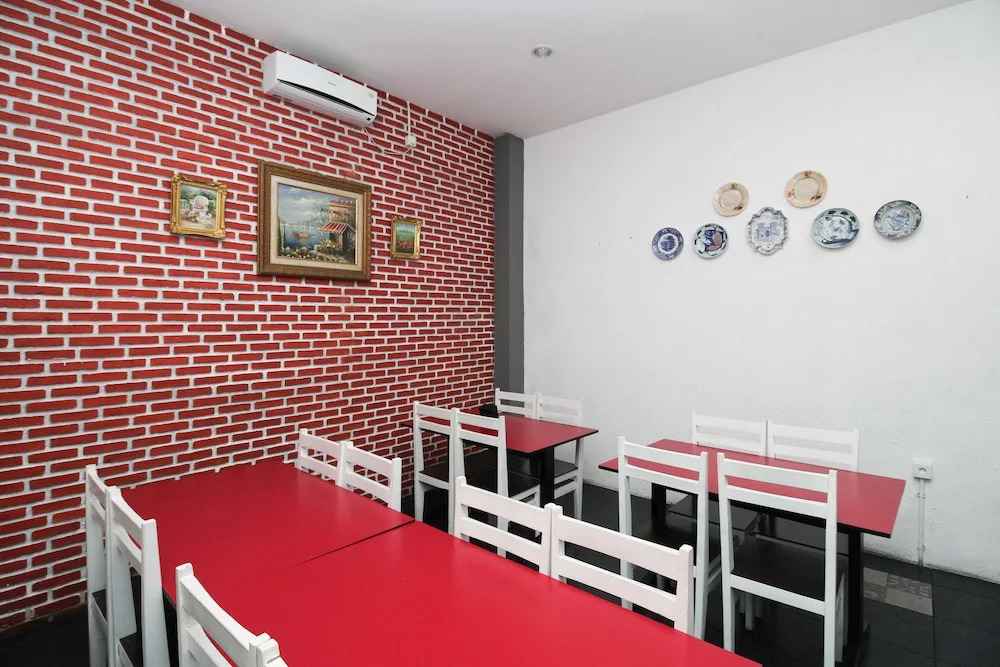 Airy Sario Sam Ratulangi 229 Manado