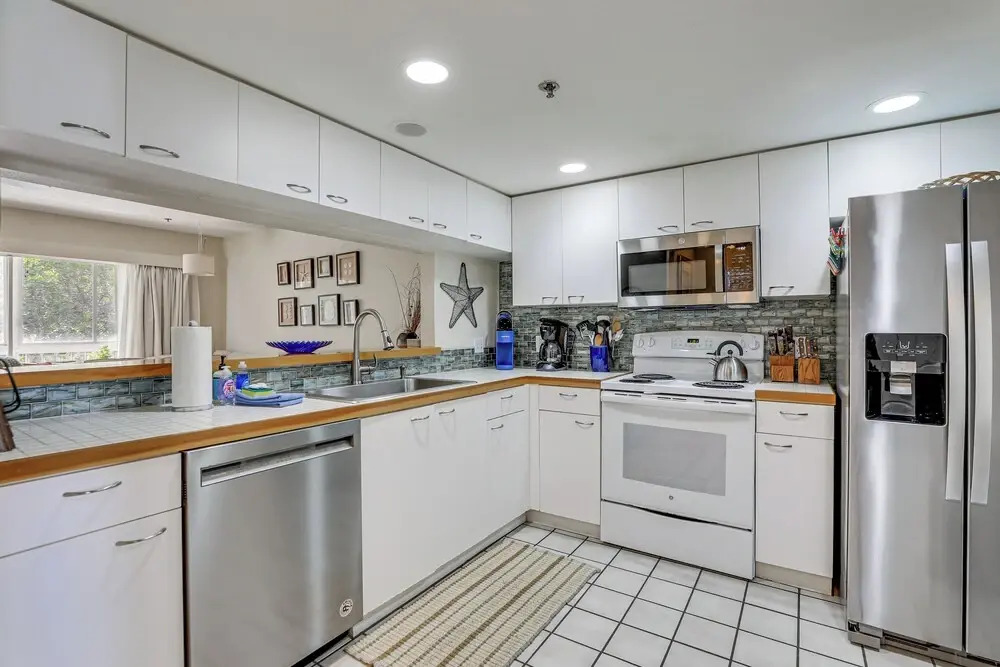 Holmes Beach Condo Near Anna Maria: Pool Access!