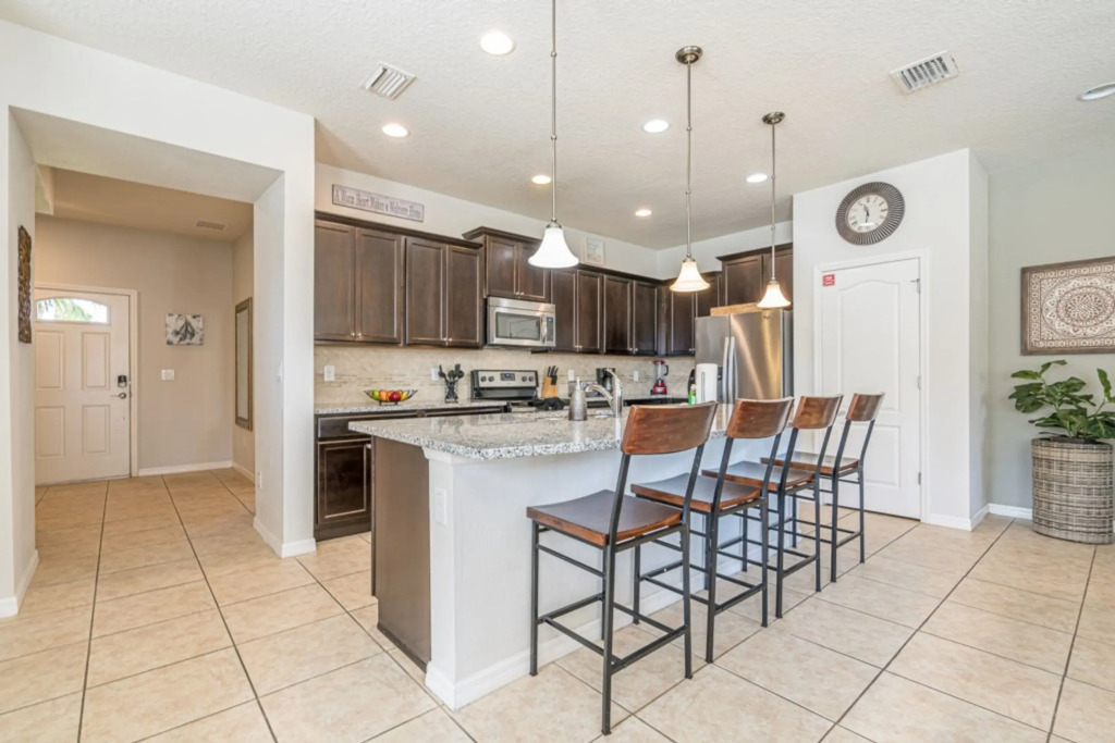 Lovely 5BR Townhouse at Windsor at Westside townhouse