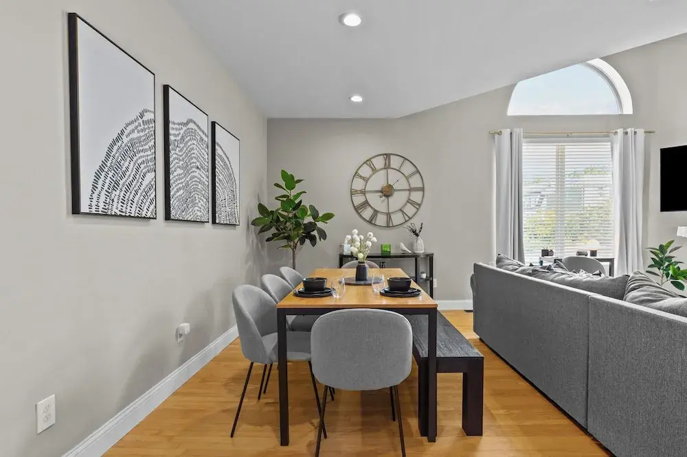 4700 West End Whimsy