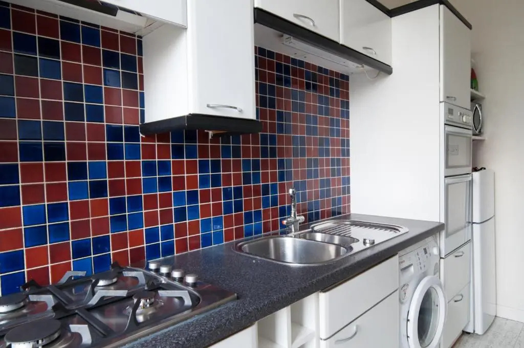 Central Cheltenham, Regency Apartment with PARKING, Cavalier Suite - Sleeps 6