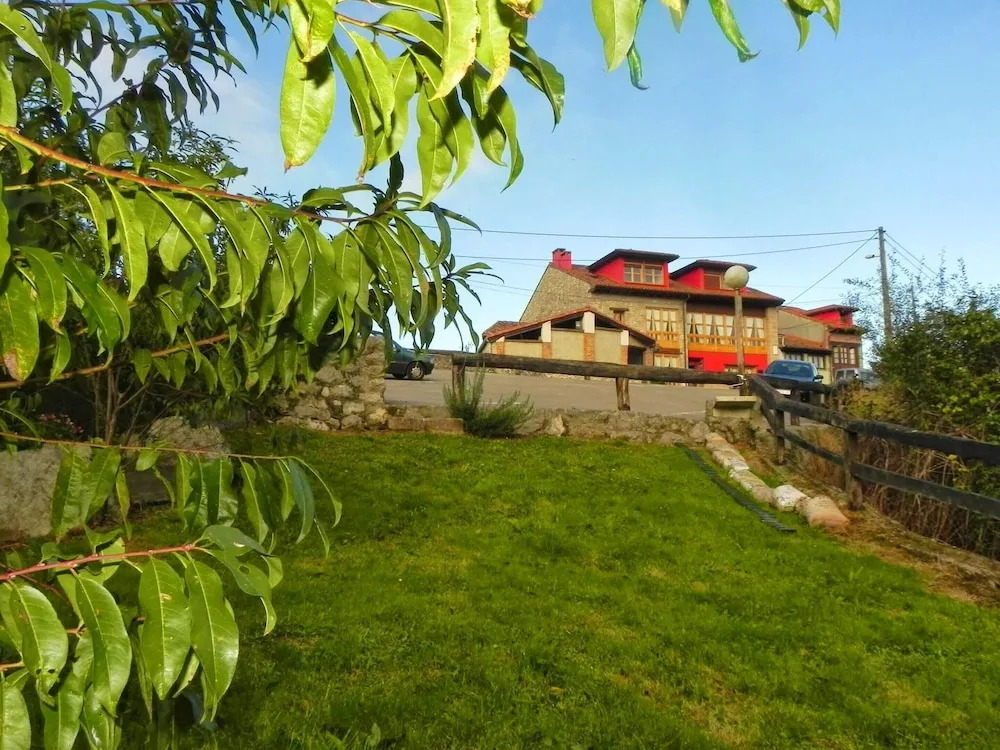 Apartment With 2 Bedrooms in Llanes, With Wonderful Mountain View, Fur