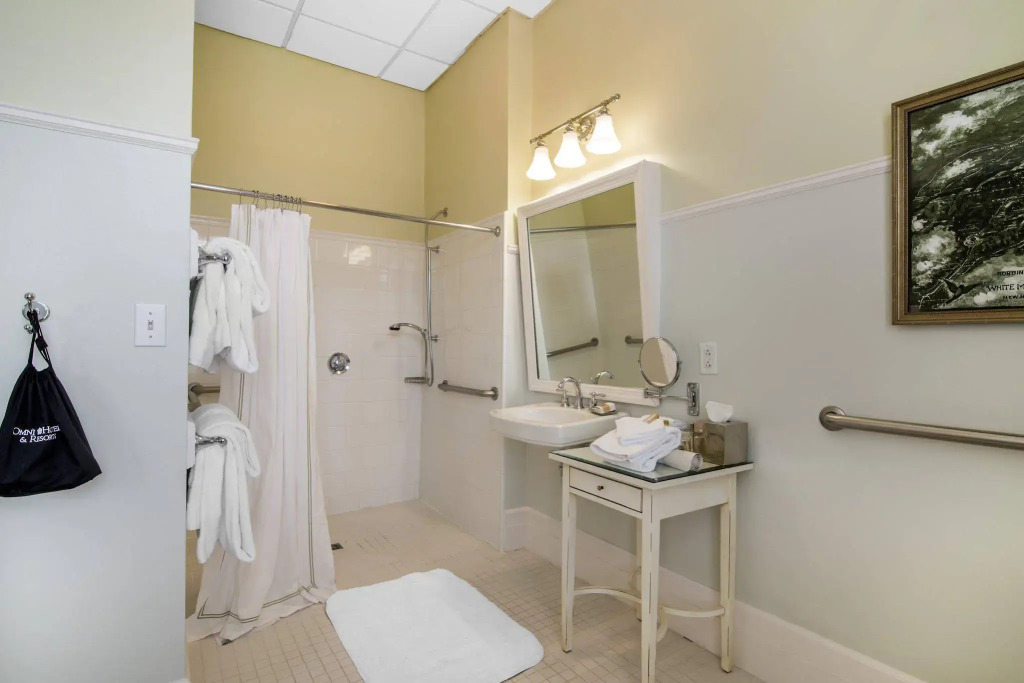Omni Bretton Arms Inn at Mount Washington Resort